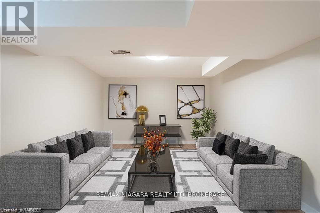 LOWER - 7121 DORCHESTER ROAD — Niagara Falls (Arad/Fallsview), Ontario - Main photo