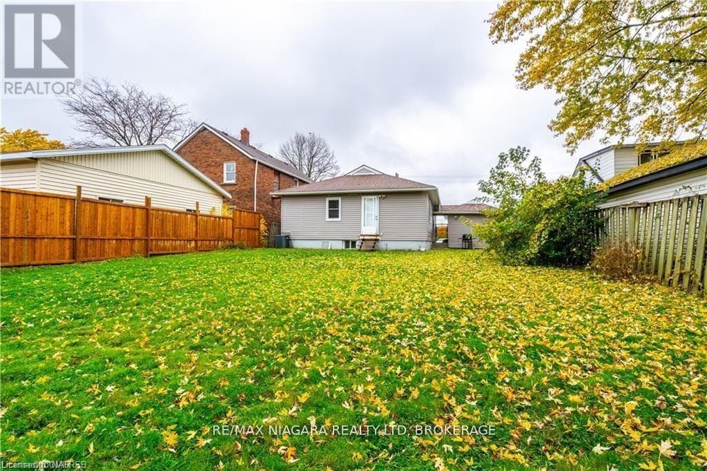 MAIN - 7121 DORCHESTER ROAD — Niagara Falls (Arad/Fallsview), Ontario - Main photo