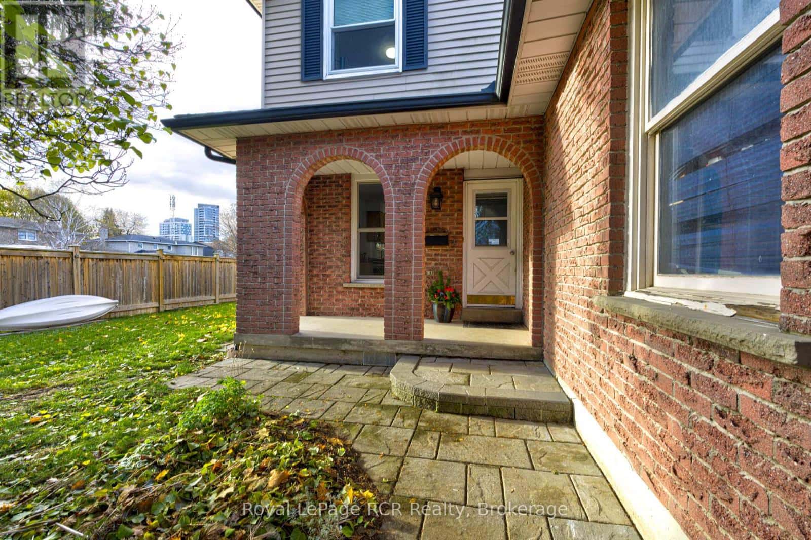 501 BEAVER COURT — Milton (TM Timberlea), Ontario - Photo 5 of 38