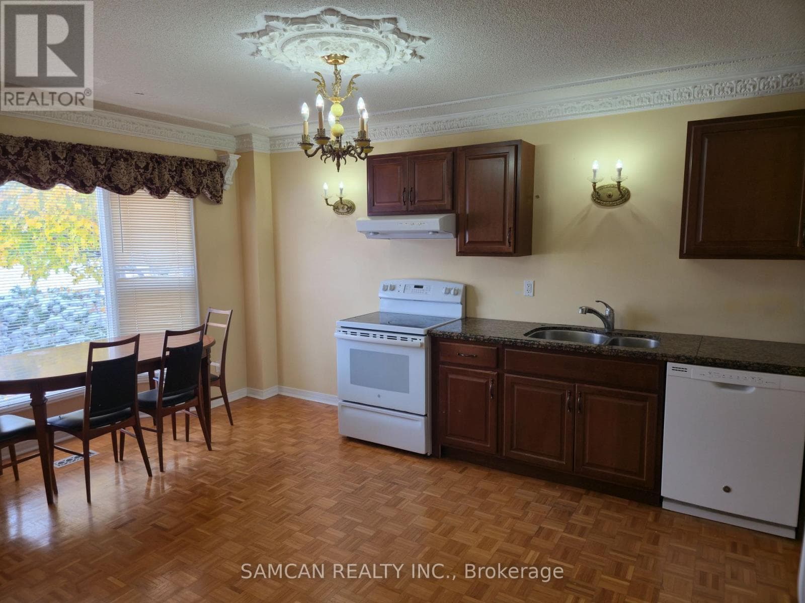 2 - 2470 WYNTEN WAY — Oakville (CV Clearview), Ontario - Main photo