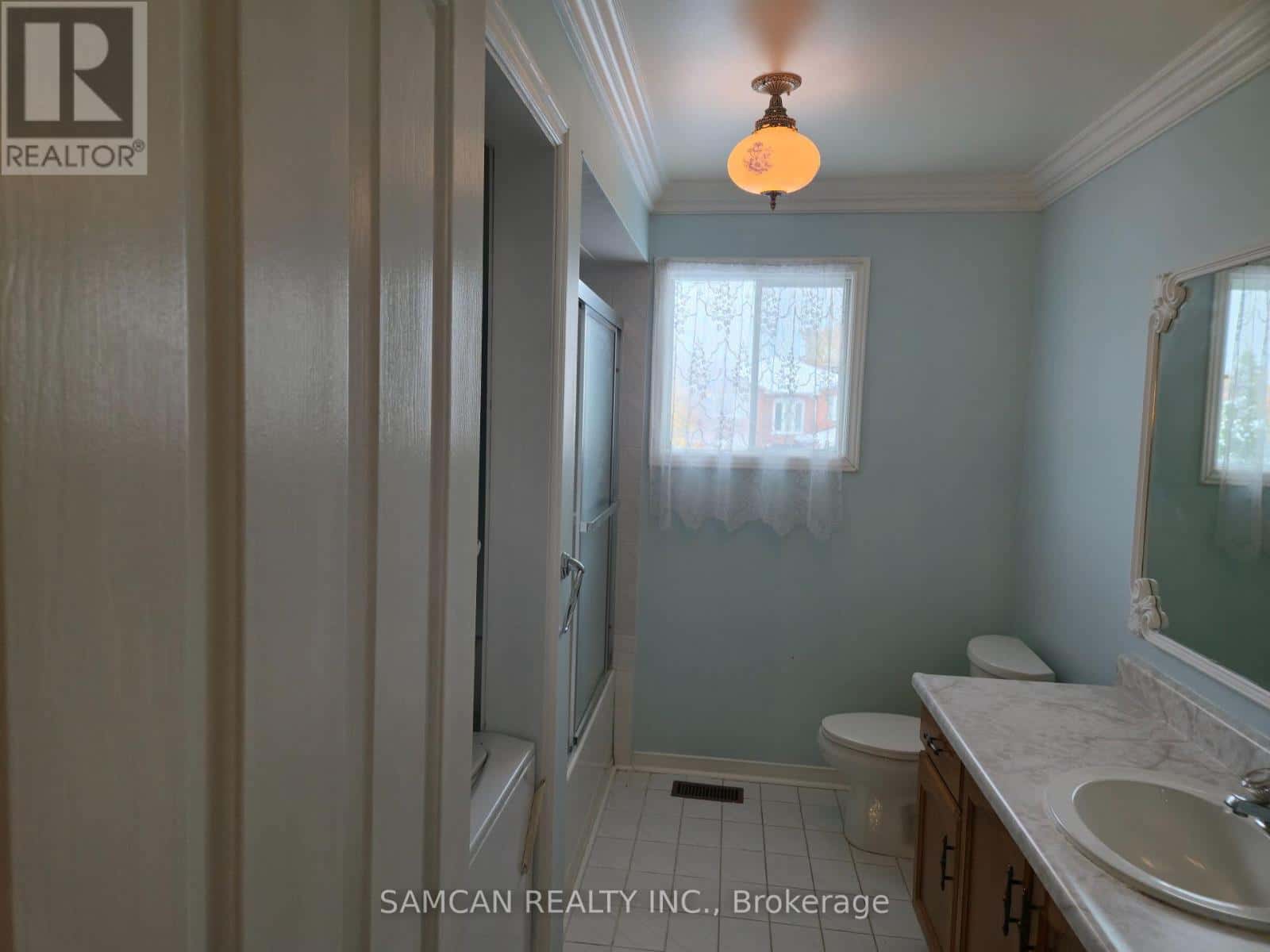 2 - 2470 WYNTEN WAY — Oakville (CV Clearview), Ontario - Photo 4 of 16