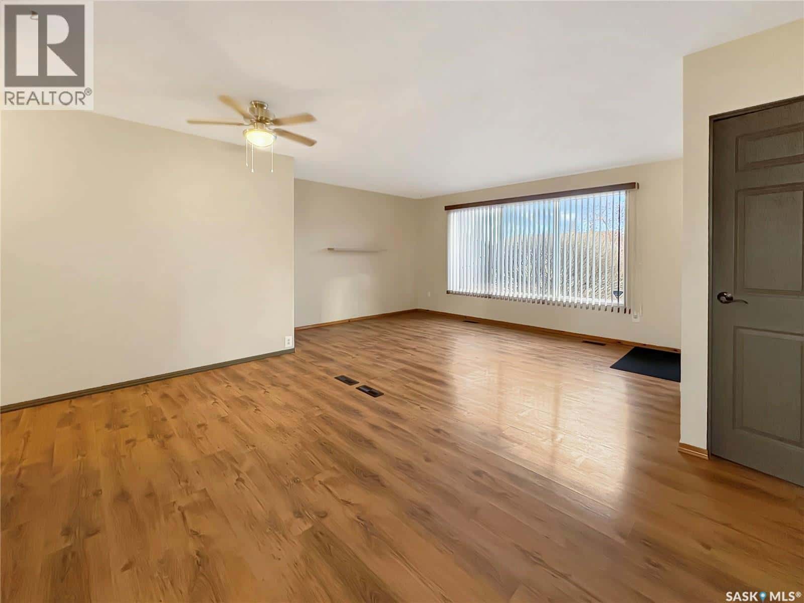 151 18th STREET — Battleford, Saskatchewan - Photo 2 of 23