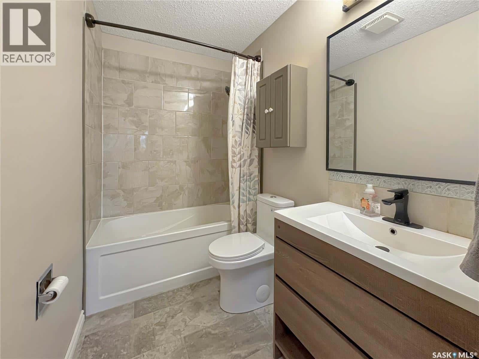 151 18th STREET — Battleford, Saskatchewan - Photo 4 of 23