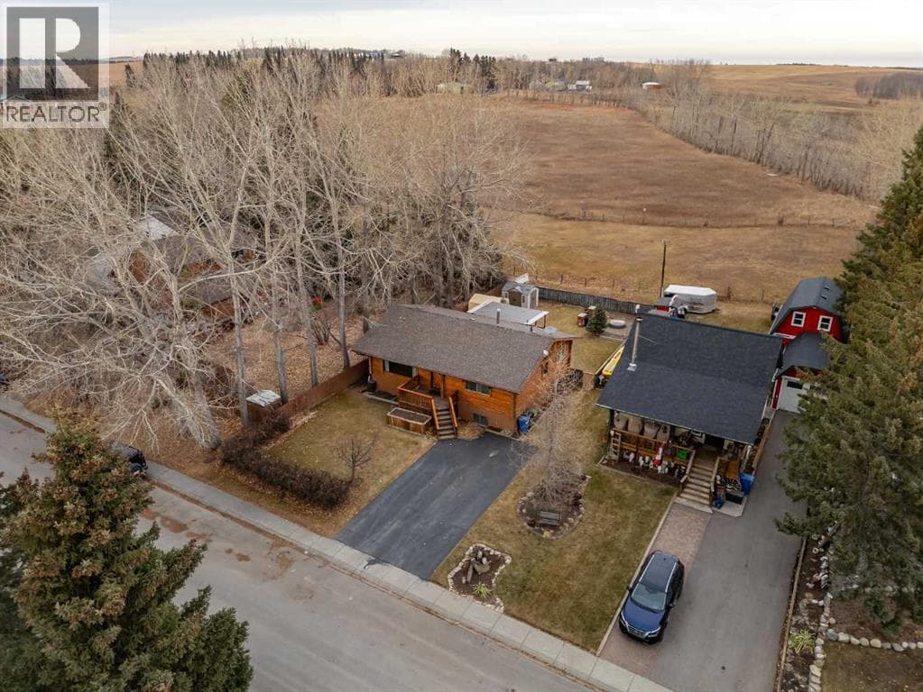 426 Boake Avenue — Cremona, Alberta - Main photo