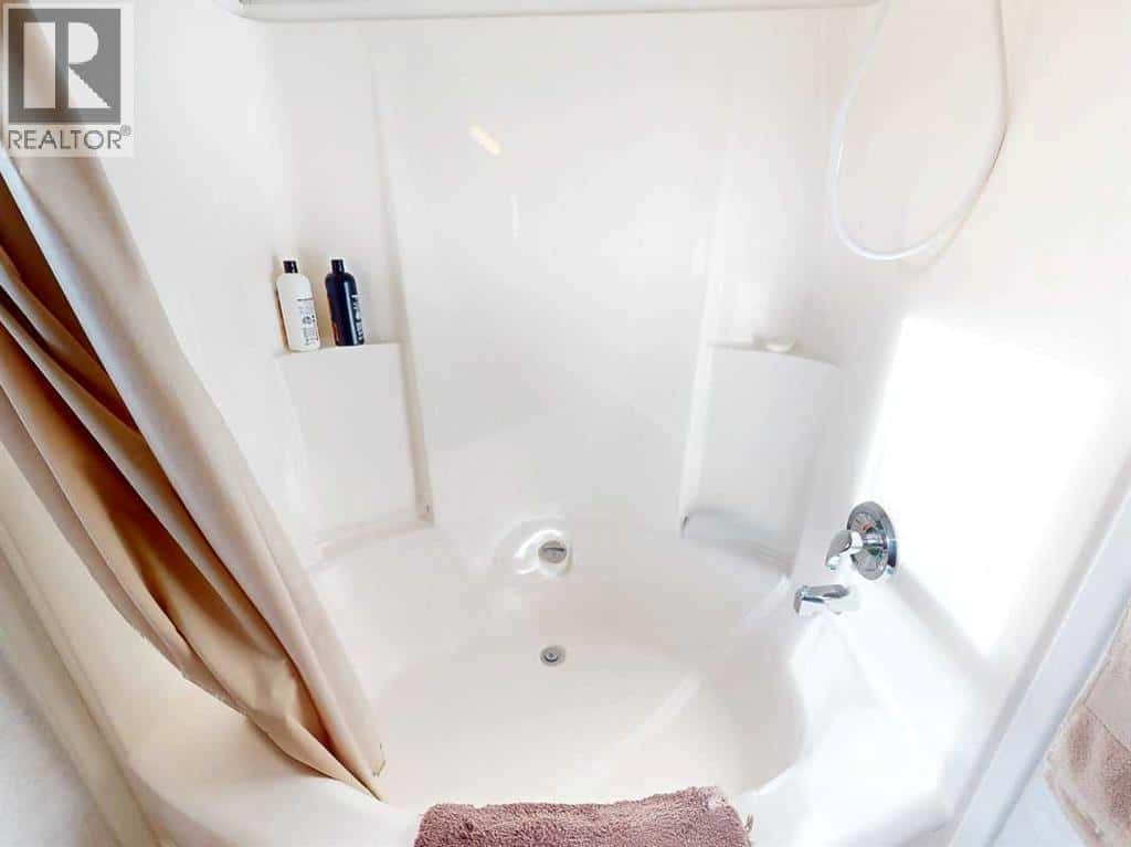 1 Appaloosa Way — Fort Macleod, Alberta - Photo 3 of 48