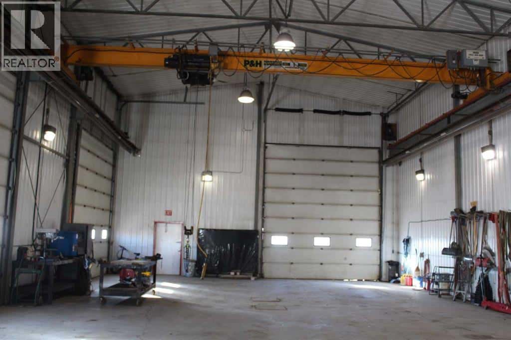 902 Main Street — Manning, Alberta - Photo 3 of 23