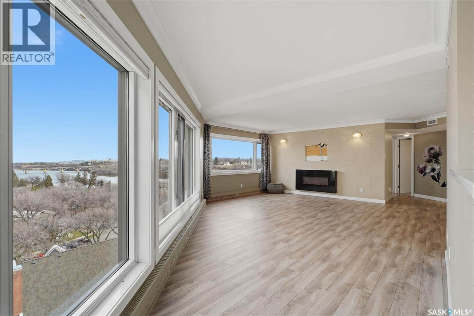 1080 424 Spadina CRESCENT E - Photo 3 of 30, Saskatoon, Saskatchewan