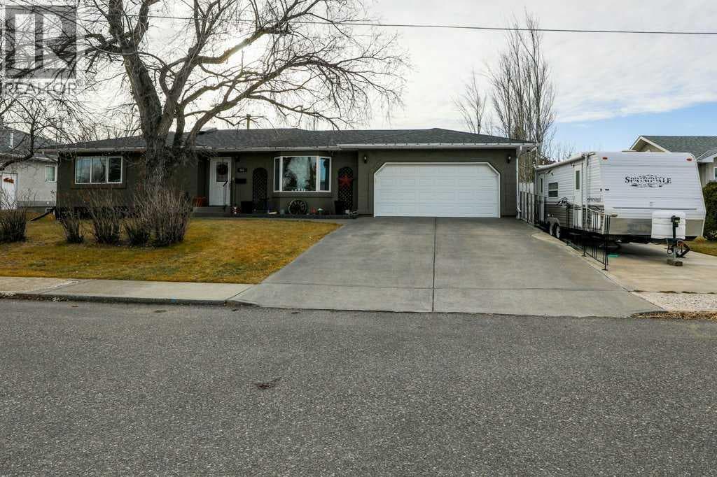 562 27 Street — Fort Macleod, Alberta - Main photo
