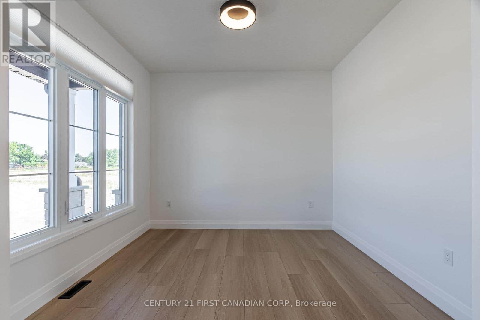 78 QUEEN STREET - Photo 5 of 36, North Middlesex (Ailsa Craig), Ontario