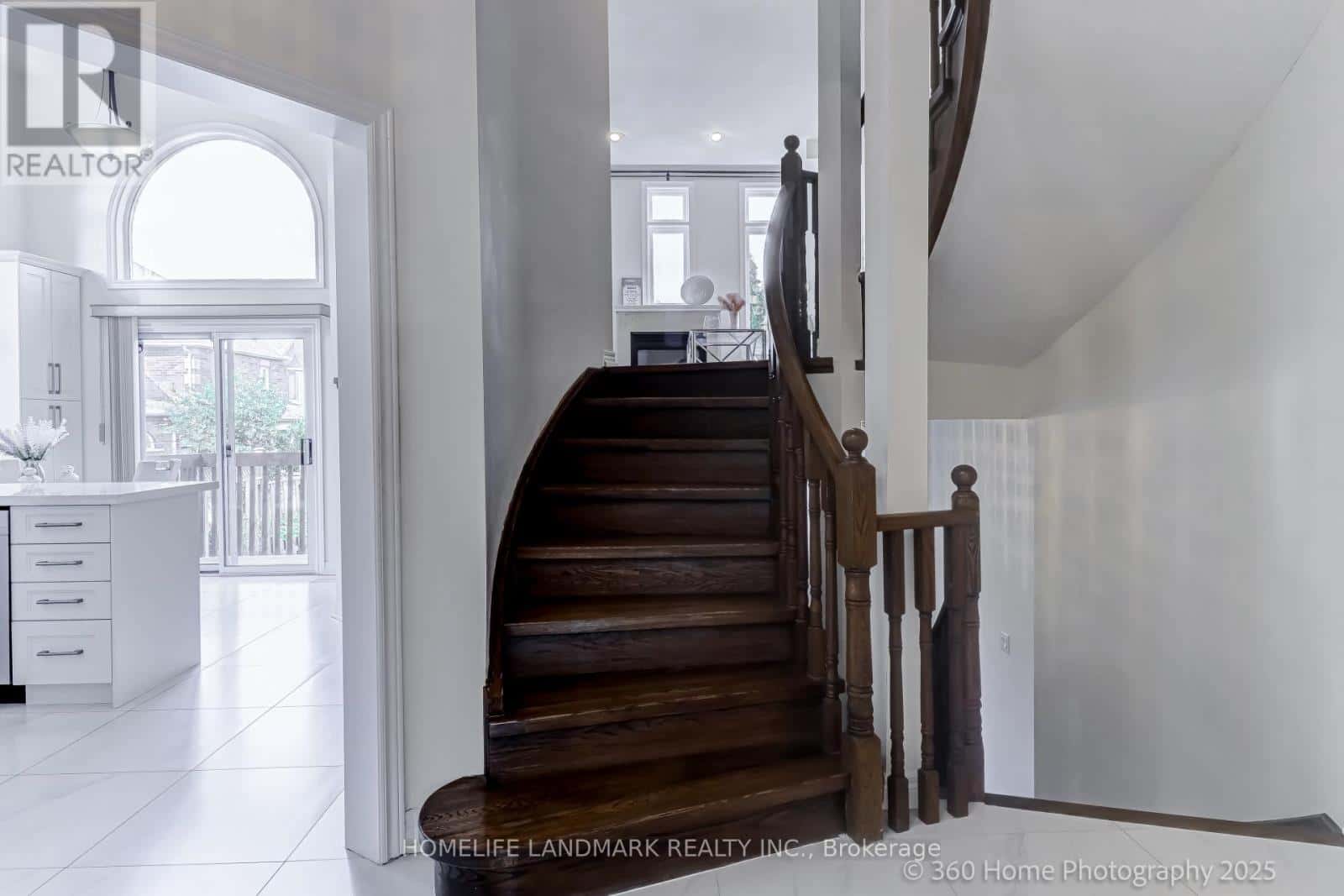 211 FRANK ENDEAN ROAD — Richmond Hill (Rouge Woods), Ontario - Photo 5 of 35