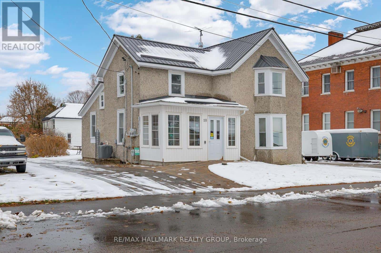 10 Wellington Street East 2