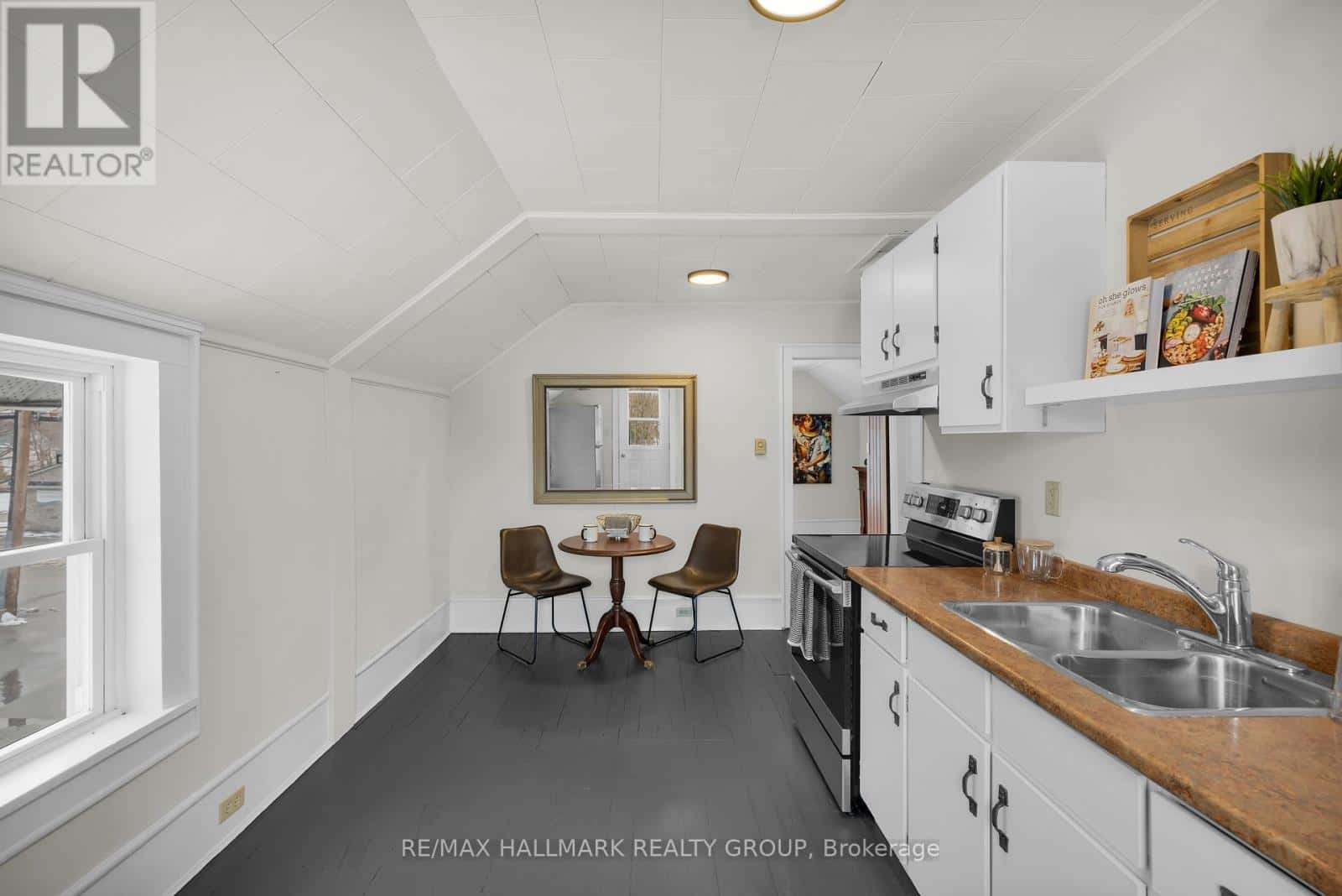 2 - 10 WELLINGTON STREET E — Athens, Ontario - Photo 4 of 20