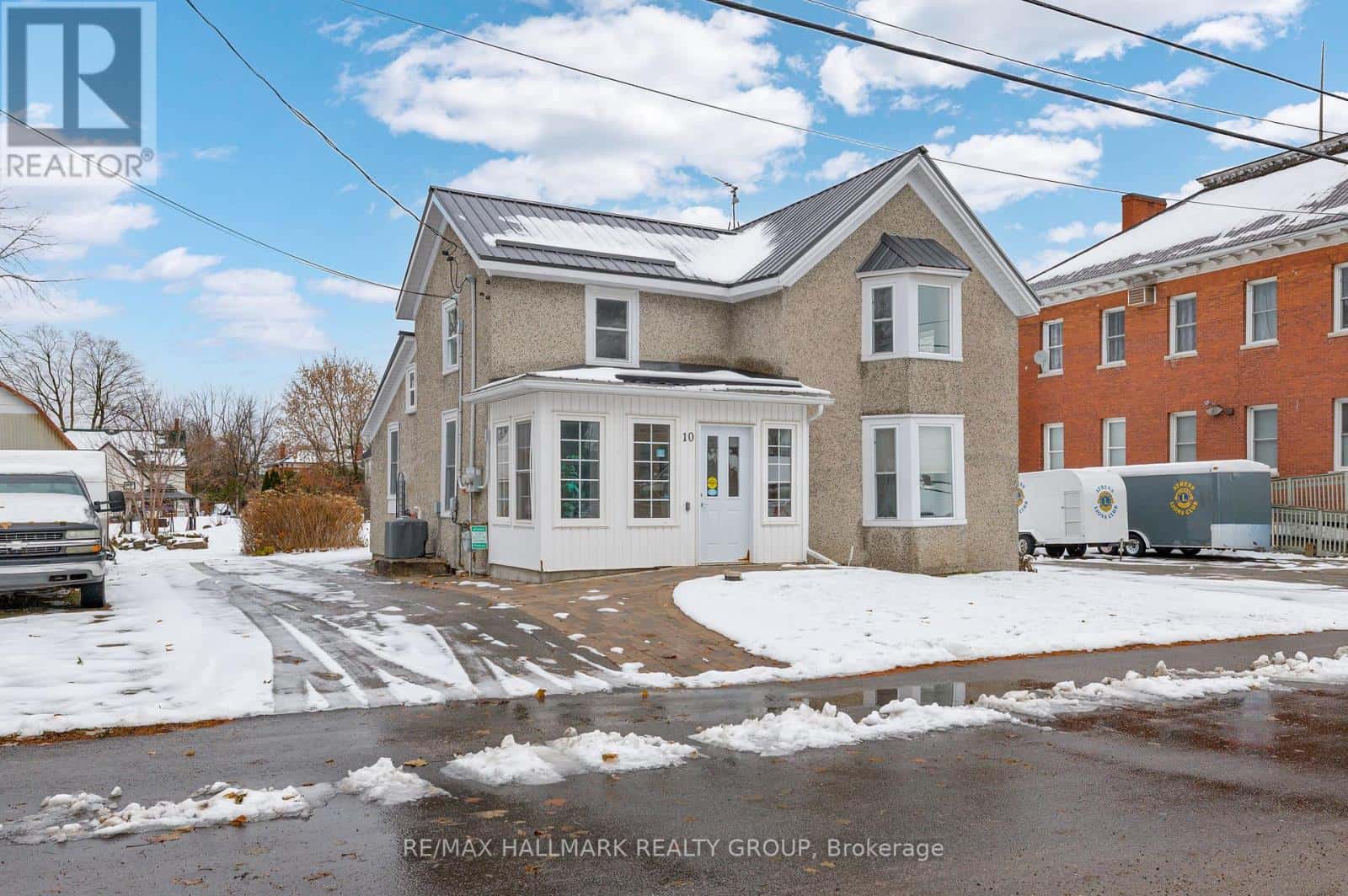 10 WELLINGTON STREET E — Athens, Ontario - Photo 2 of 30