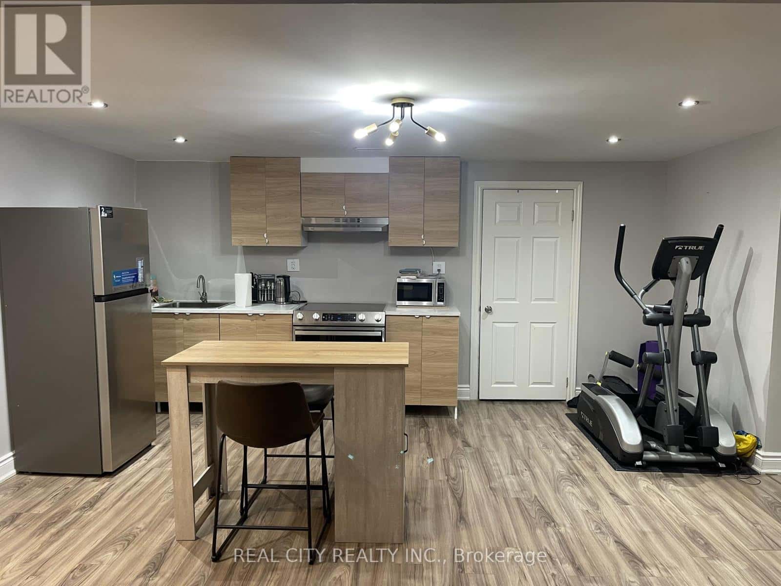 47 Ladyslipper Court