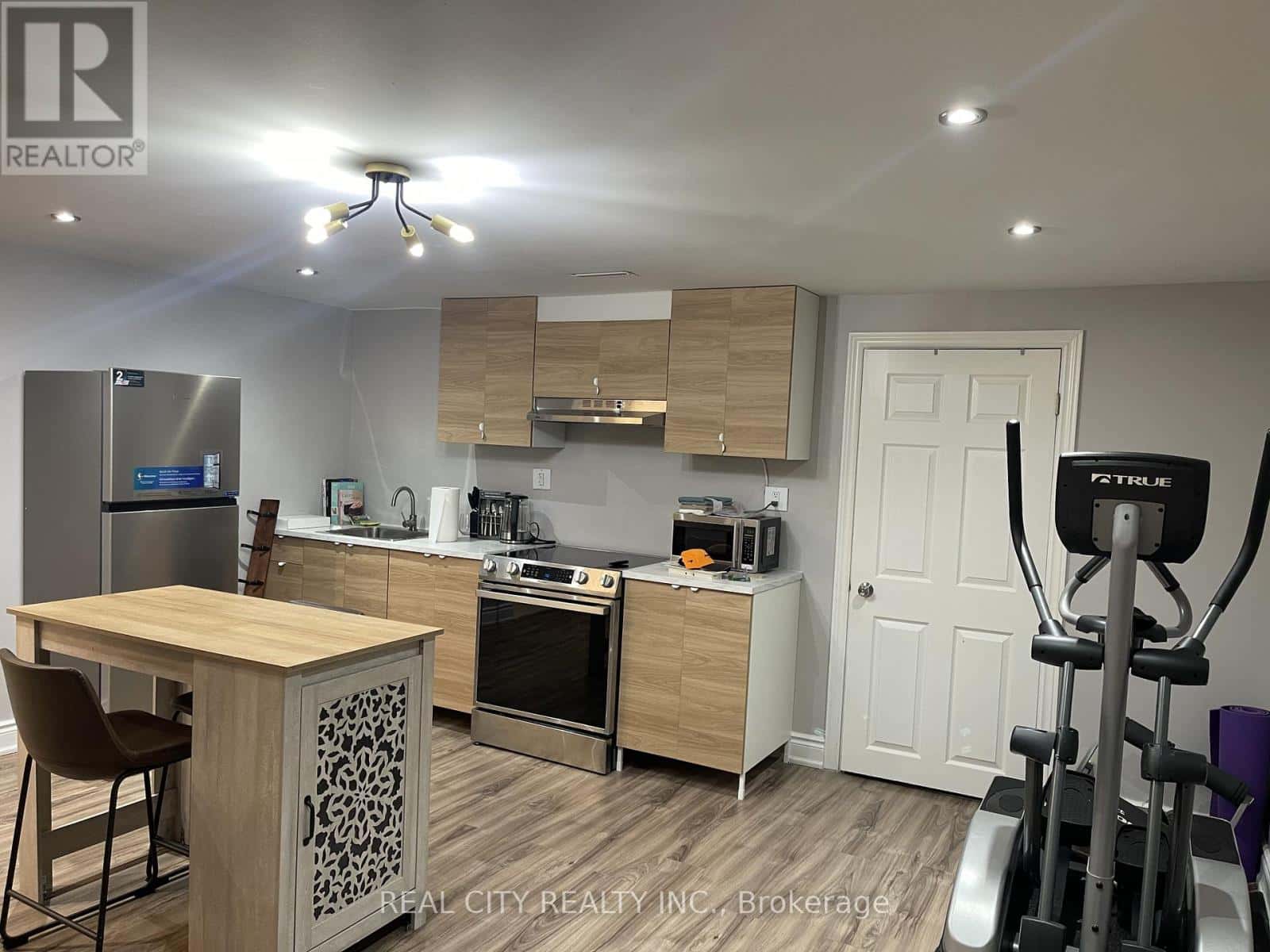 47 LADYSLIPPER COURT — Markham (Bayview Glen), Ontario - Photo 2 of 12