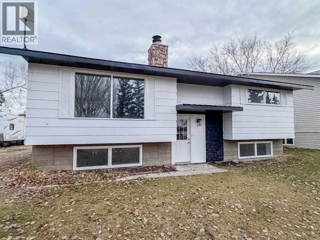 10011 97 Avenue — Wembley, Alberta - Main photo