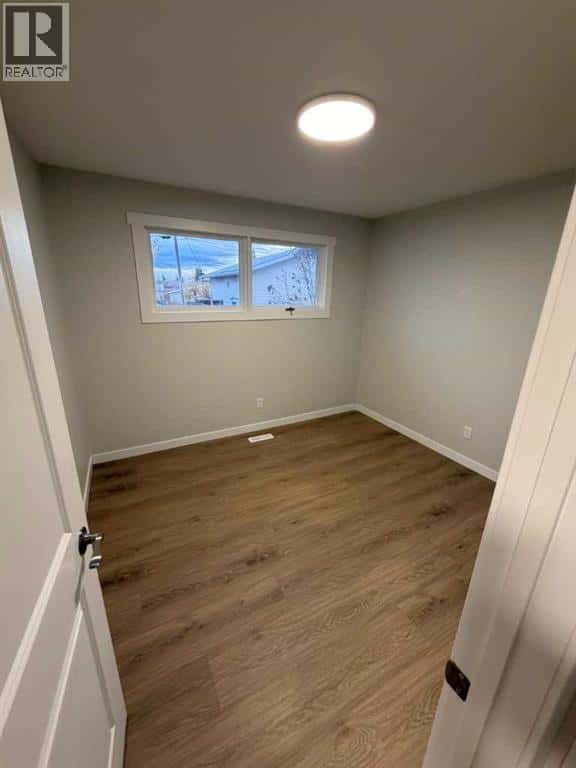 10011 97 Avenue — Wembley, Alberta - Photo 3 of 7