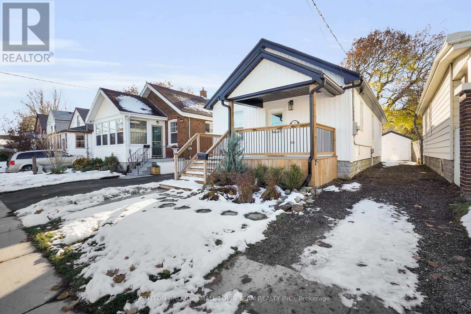 133 EMERY STREET E — London South (South G), Ontario - Photo 2 of 46