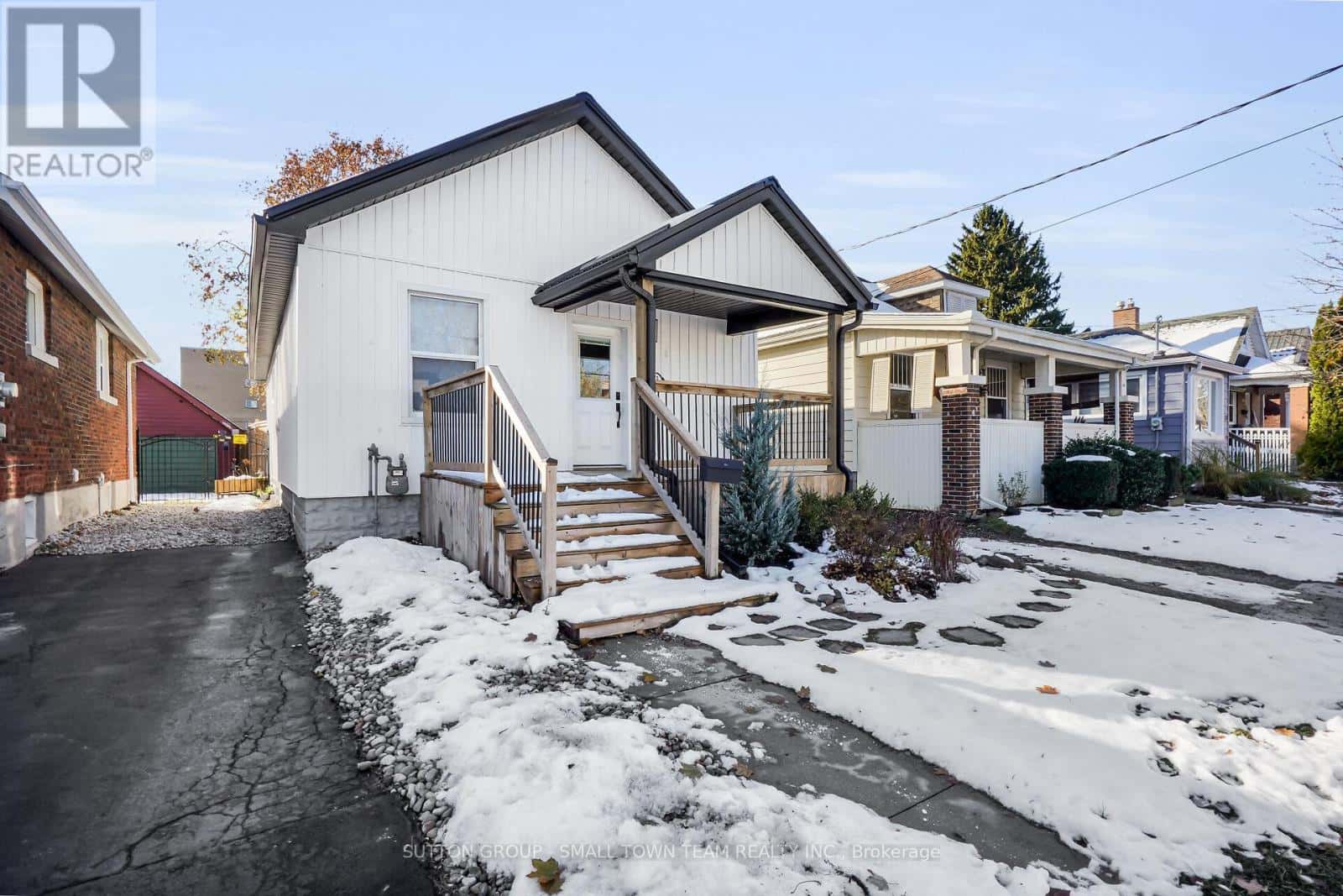 133 EMERY STREET E — London South (South G), Ontario - Photo 3 of 46