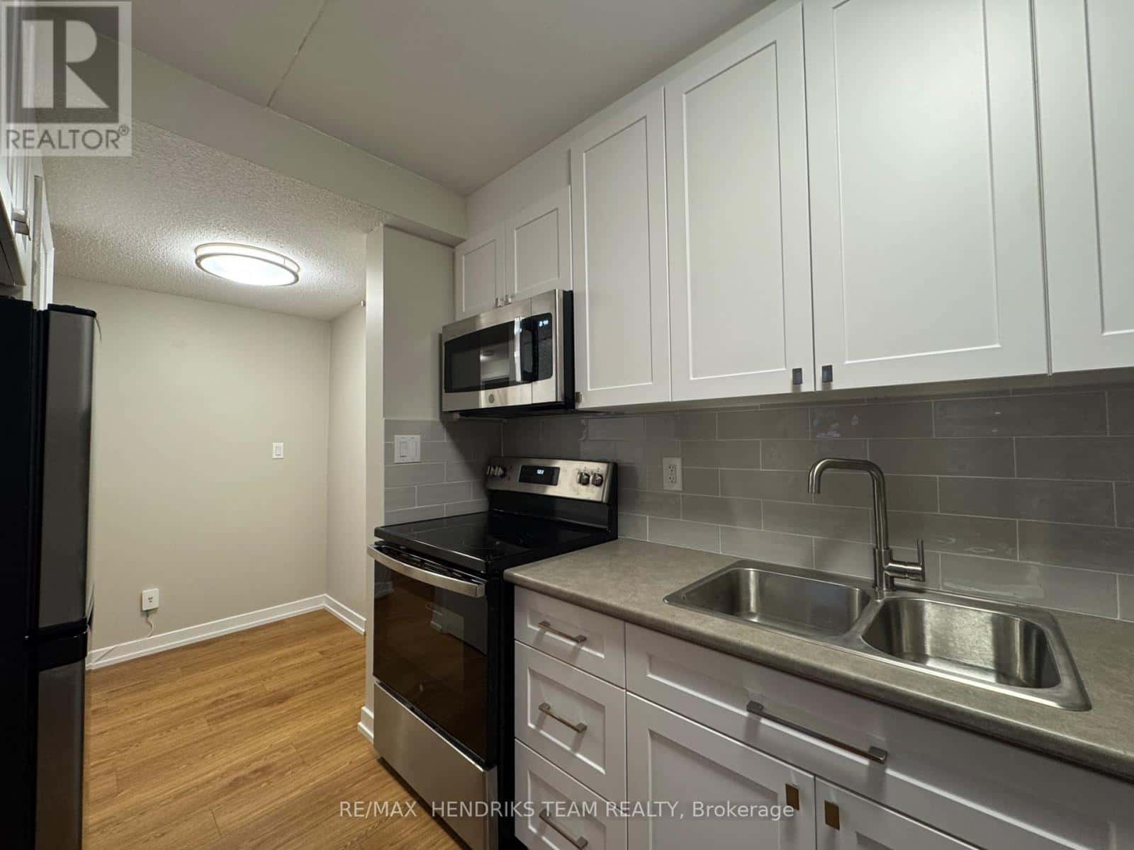 B-310 - 80 ROCKWOOD AVENUE — St. Catharines (Secord Woods), Ontario - Photo 3 of 15