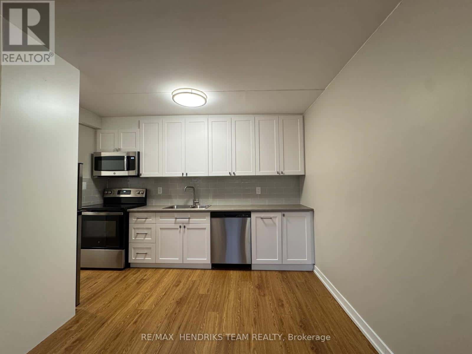 B-310 - 80 ROCKWOOD AVENUE — St. Catharines (Secord Woods), Ontario - Photo 5 of 15