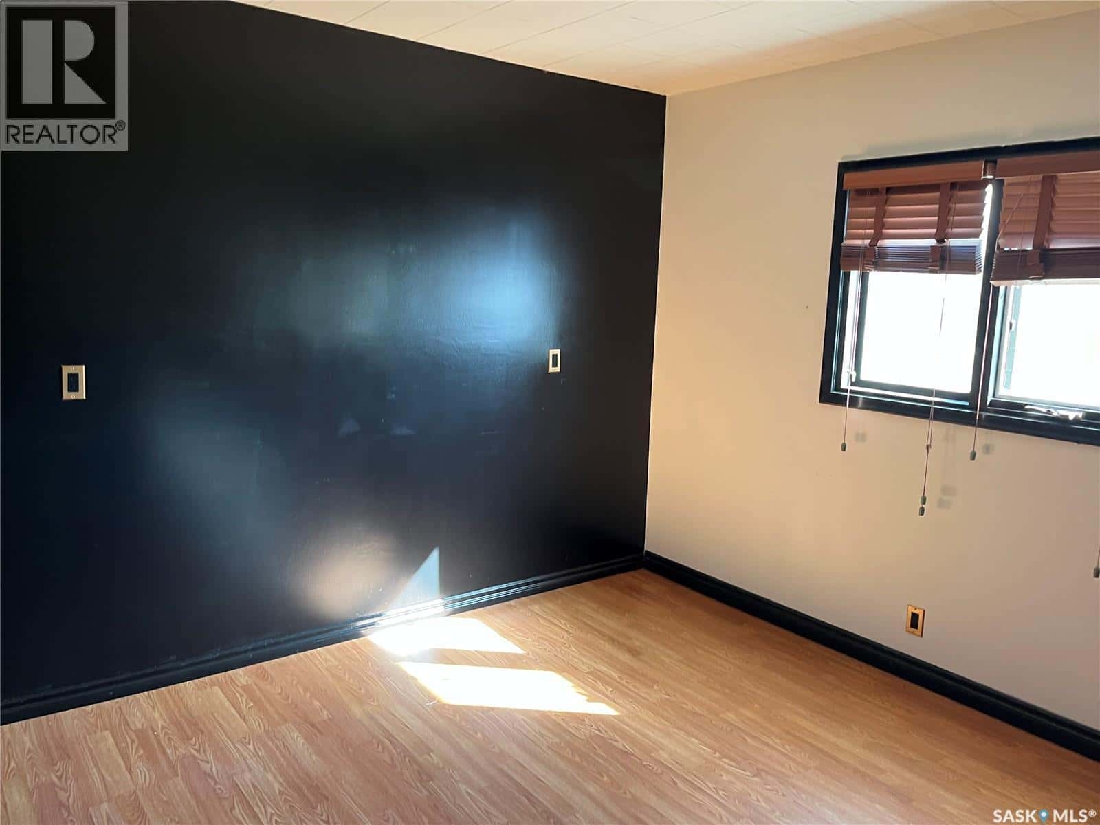 NE 90 1st STREET — Wadena, Saskatchewan - Photo 5 of 33