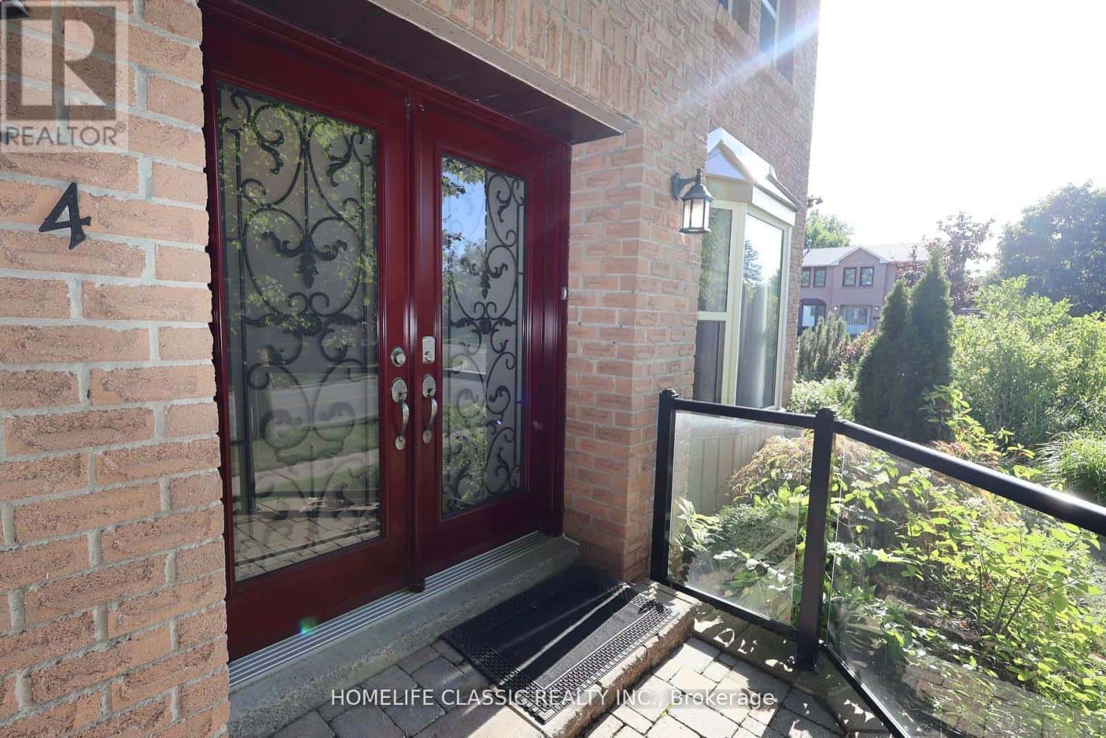 354 BEXHILL ROAD — Newmarket (Bristol-London), Ontario - Photo 2 of 14