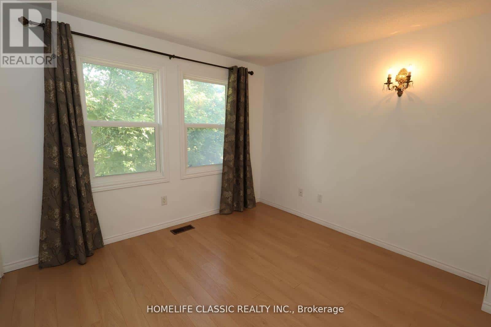 354 BEXHILL ROAD — Newmarket (Bristol-London), Ontario - Photo 4 of 14