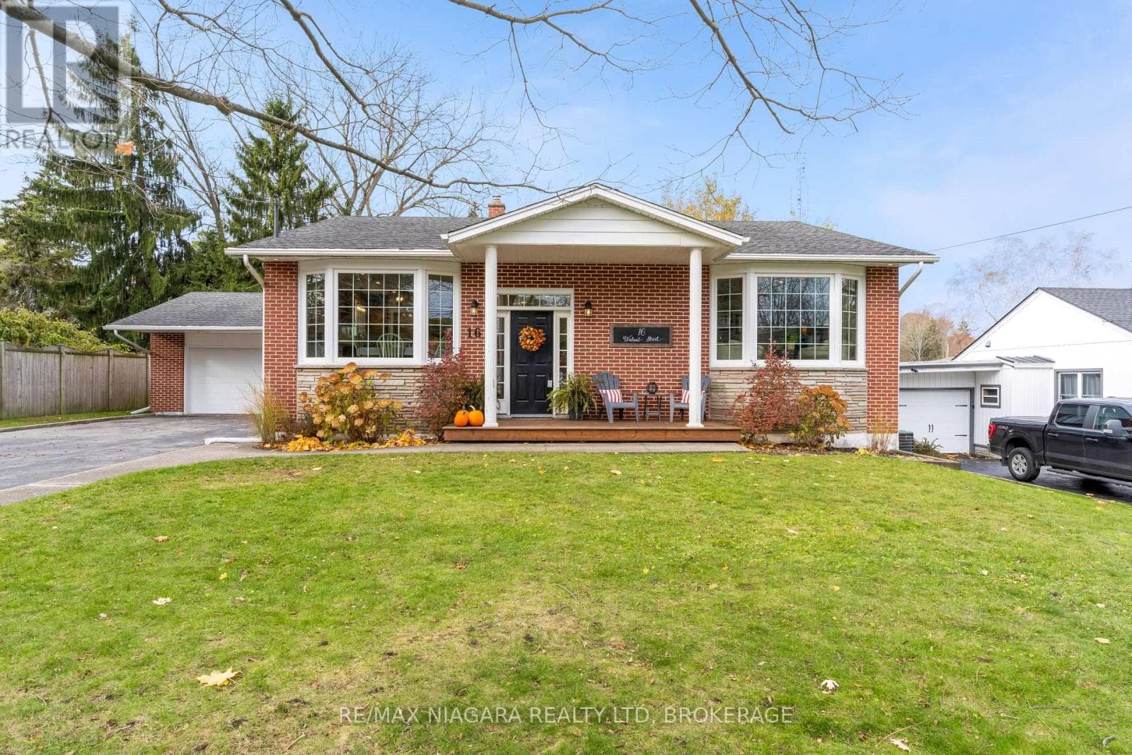 16 WALNUT STREET — Port Colborne (Sugarloaf), Ontario - Main photo