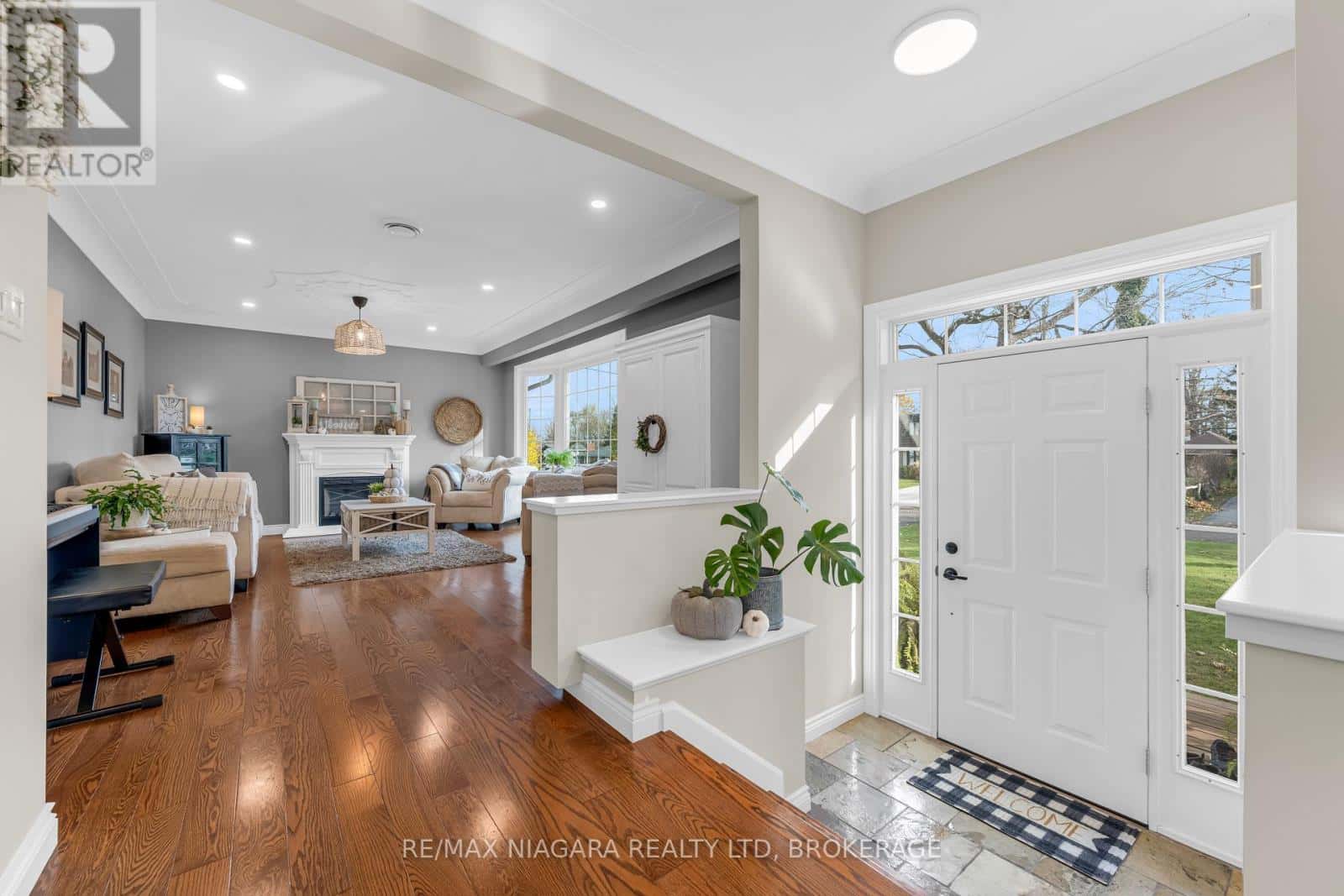 16 WALNUT STREET — Port Colborne (Sugarloaf), Ontario - Photo 5 of 47