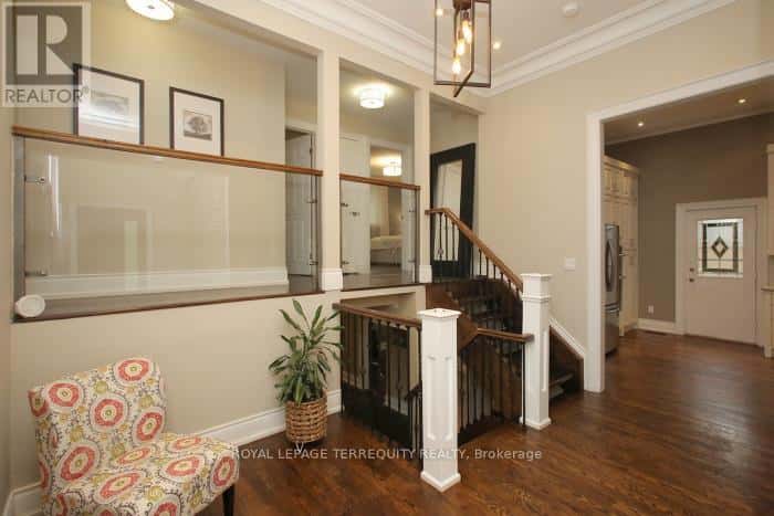 353 KINGSVIEW DRIVE — Caledon (Bolton North), Ontario - Photo 3 of 33