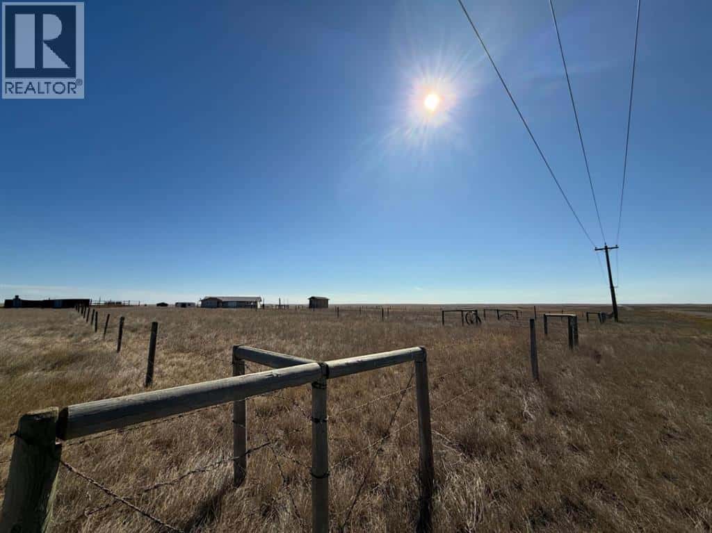 14515 Range Road 93 — Rural Cypress County, Alberta - Photo 2 of 43