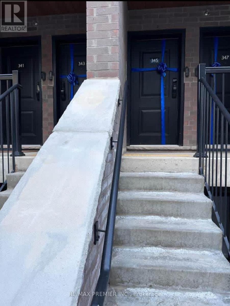 345 - 349 WHEAT BOOM DRIVE — Oakville (OA Rural Oakville), Ontario - Main photo