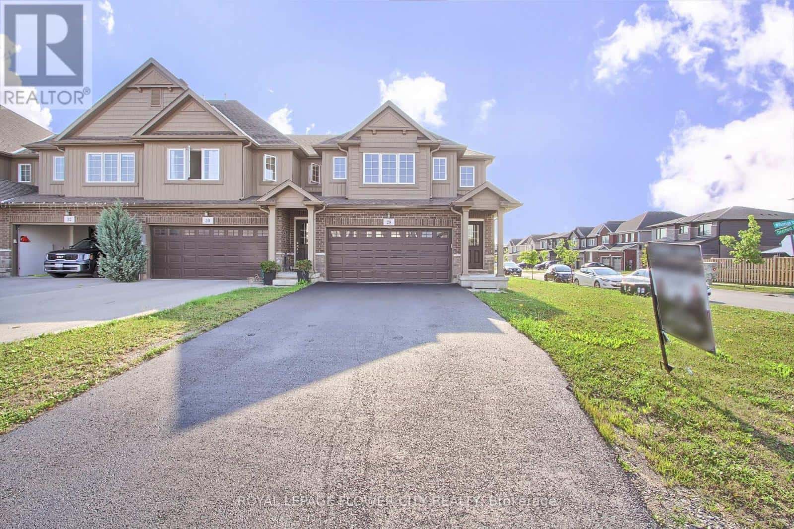 28 WILKERSON STREET — Thorold (Hurricane/Merrittville), Ontario - Photo 2 of 39