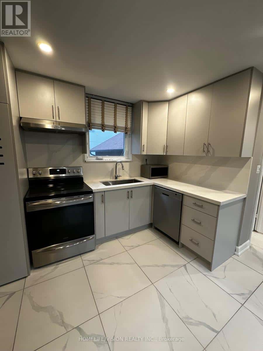 3 - 238 GLEBEMOUNT AVENUE — Toronto (Danforth Village-East York), Ontario - Photo 5 of 11