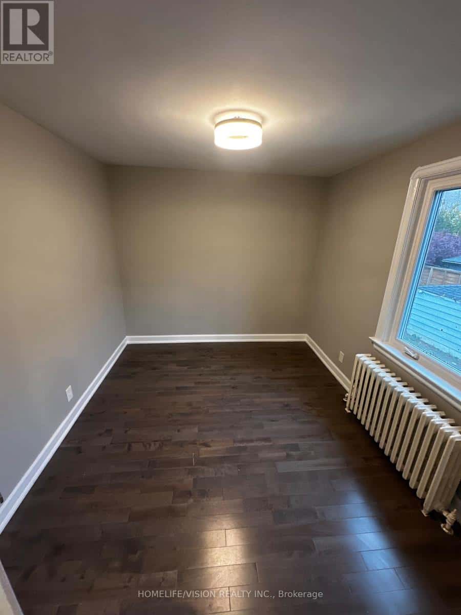 3 - 238 GLEBEMOUNT AVENUE — Toronto (Danforth Village-East York), Ontario - Photo 2 of 11