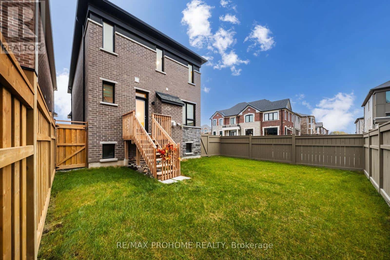 1 FREDERICK ROMAN AVENUE — Markham (Victoria Square), Ontario - Photo 2 of 48