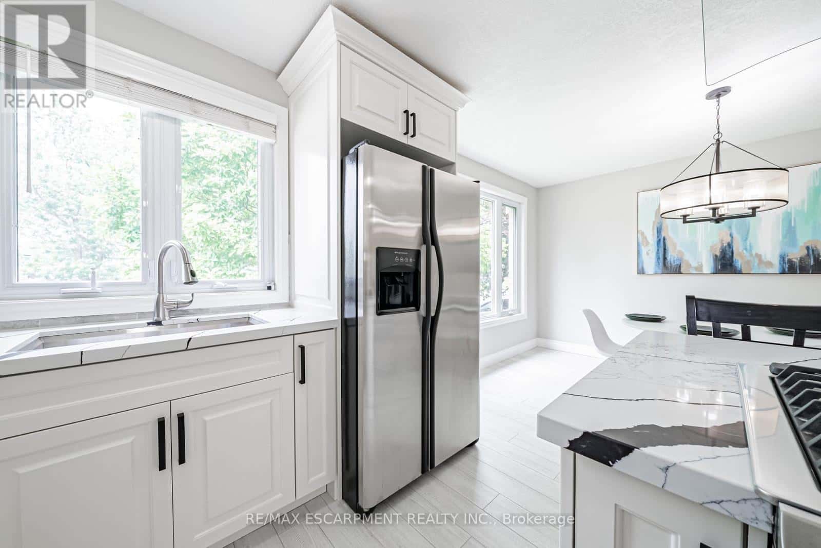 12 QUINLAN COURT — Hamilton (Quinndale), Ontario - Photo 2 of 50