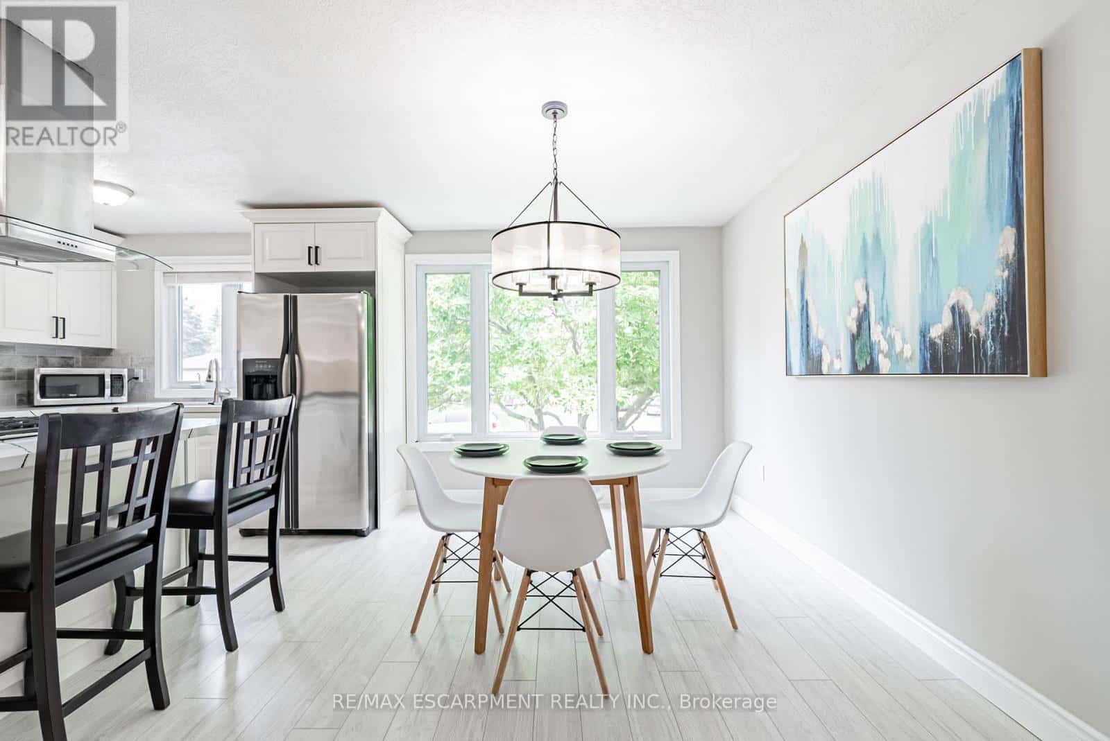 12 QUINLAN COURT — Hamilton (Quinndale), Ontario - Photo 3 of 50