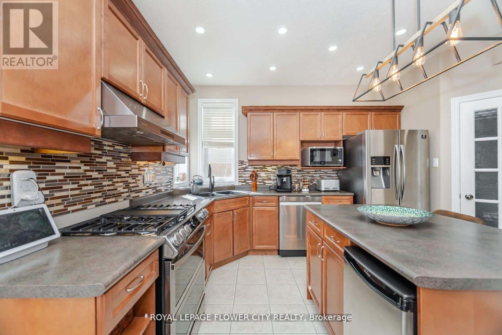 908 GABOR STREET — London South (South L), Ontario - Photo 3 of 48