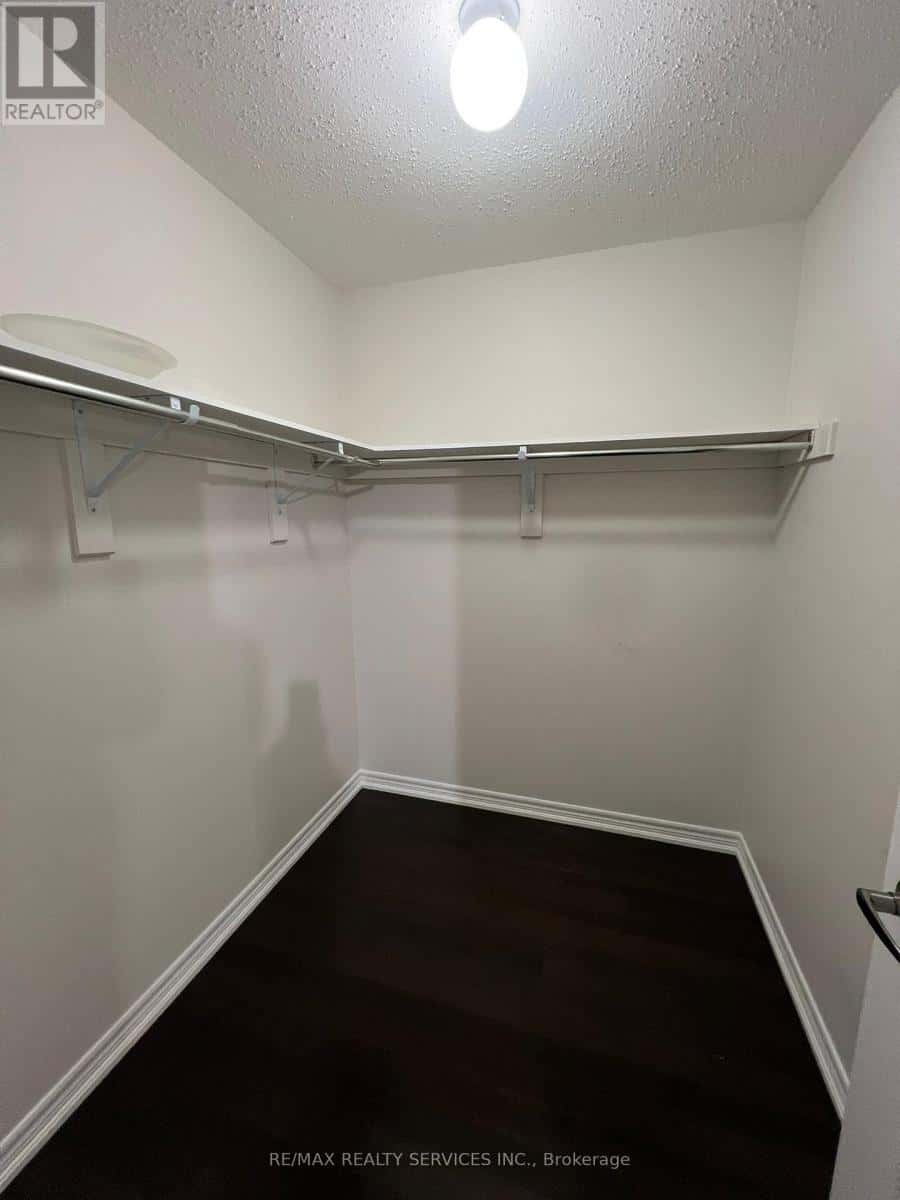 20 GEORGE GRAY DRIVE — Brampton (Sandringham-Wellington North), Ontario - Photo 2 of 15