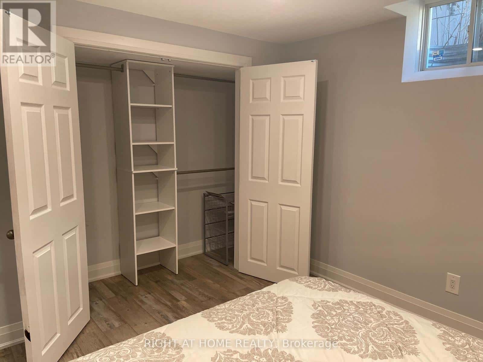 24 STONERIDGE COURT — Hamilton (Falkirk), Ontario - Photo 2 of 7