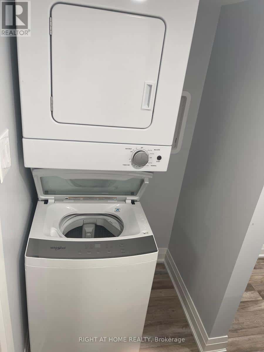 24 STONERIDGE COURT — Hamilton (Falkirk), Ontario - Photo 5 of 7