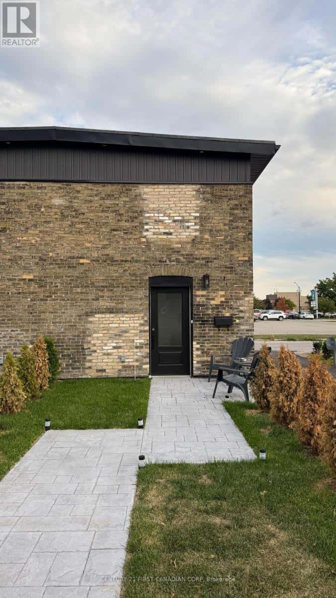 UNIT 4 - 857 DUNDAS STREET — London East (East L), Ontario - Photo 4 of 16