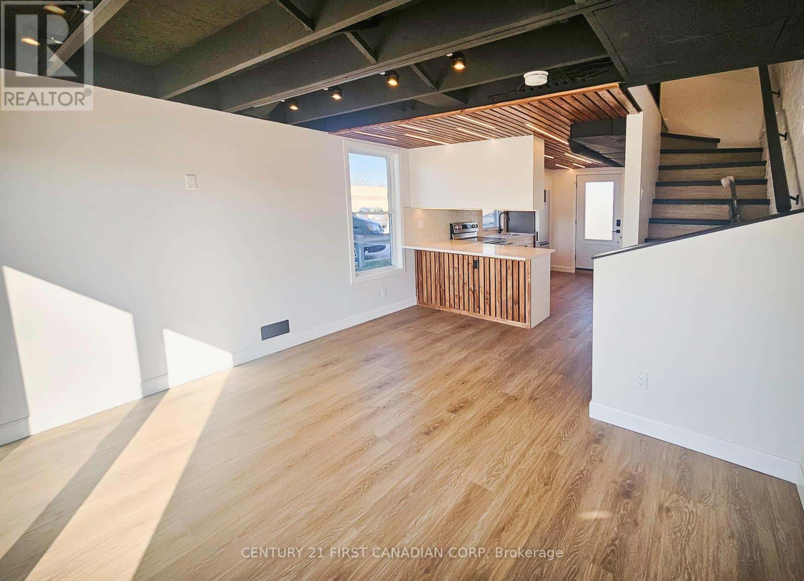 857 Dundas Street Unit 4