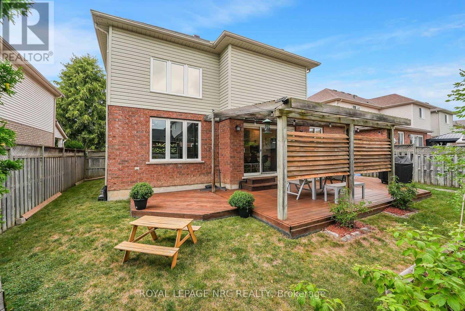 80 MCBRIDE DRIVE — St. Catharines (Rykert/Vansickle), Ontario - Photo 5 of 47