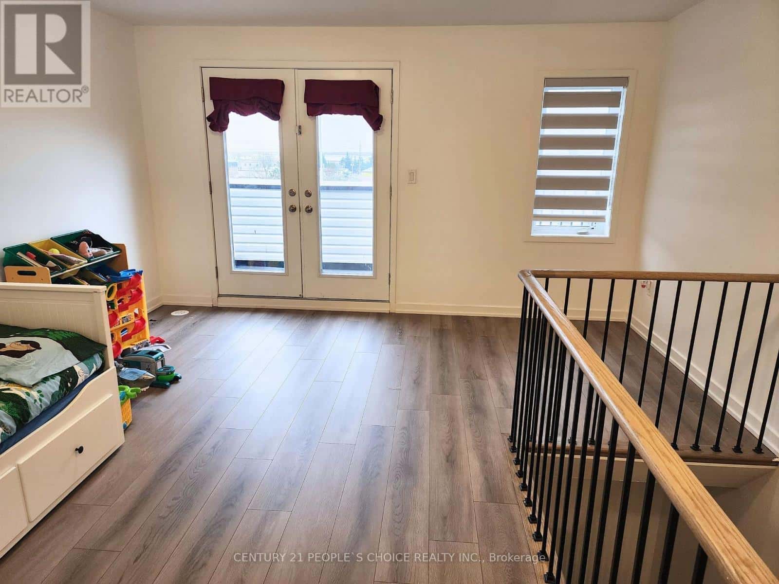 44 LAMBERT LANE — Caledon (Bolton East), Ontario - Photo 2 of 22