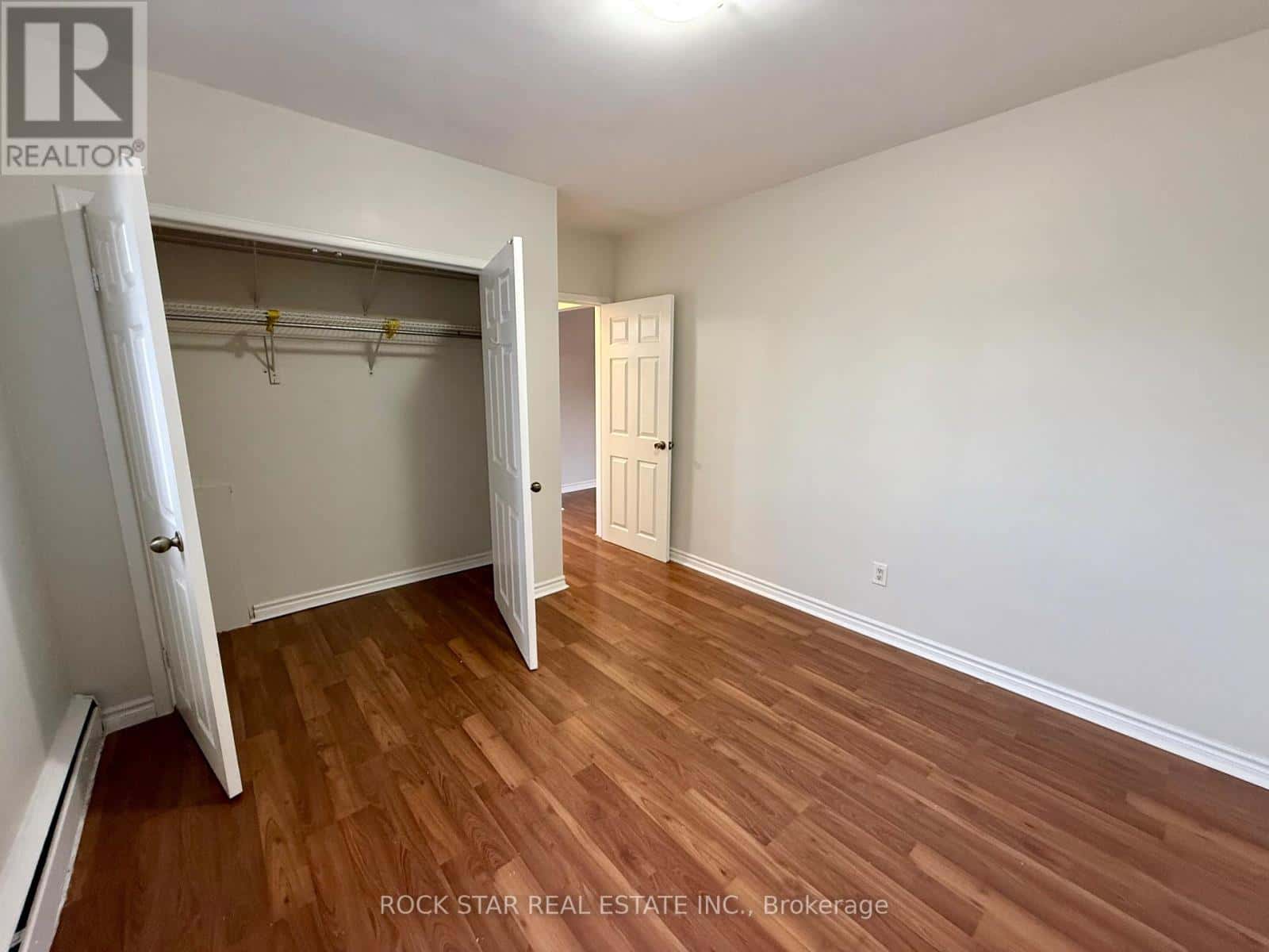 7 - 66 MERICOURT ROAD — Hamilton (Ainslie Wood), Ontario - Photo 2 of 12