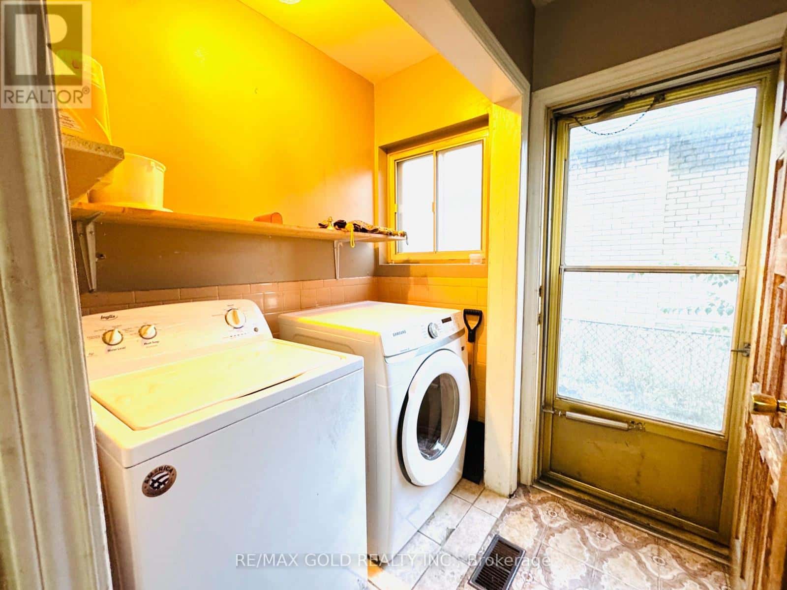 1194 ALBION ROAD — Toronto (Thistletown-Beaumonde Heights), Ontario - Photo 2 of 37