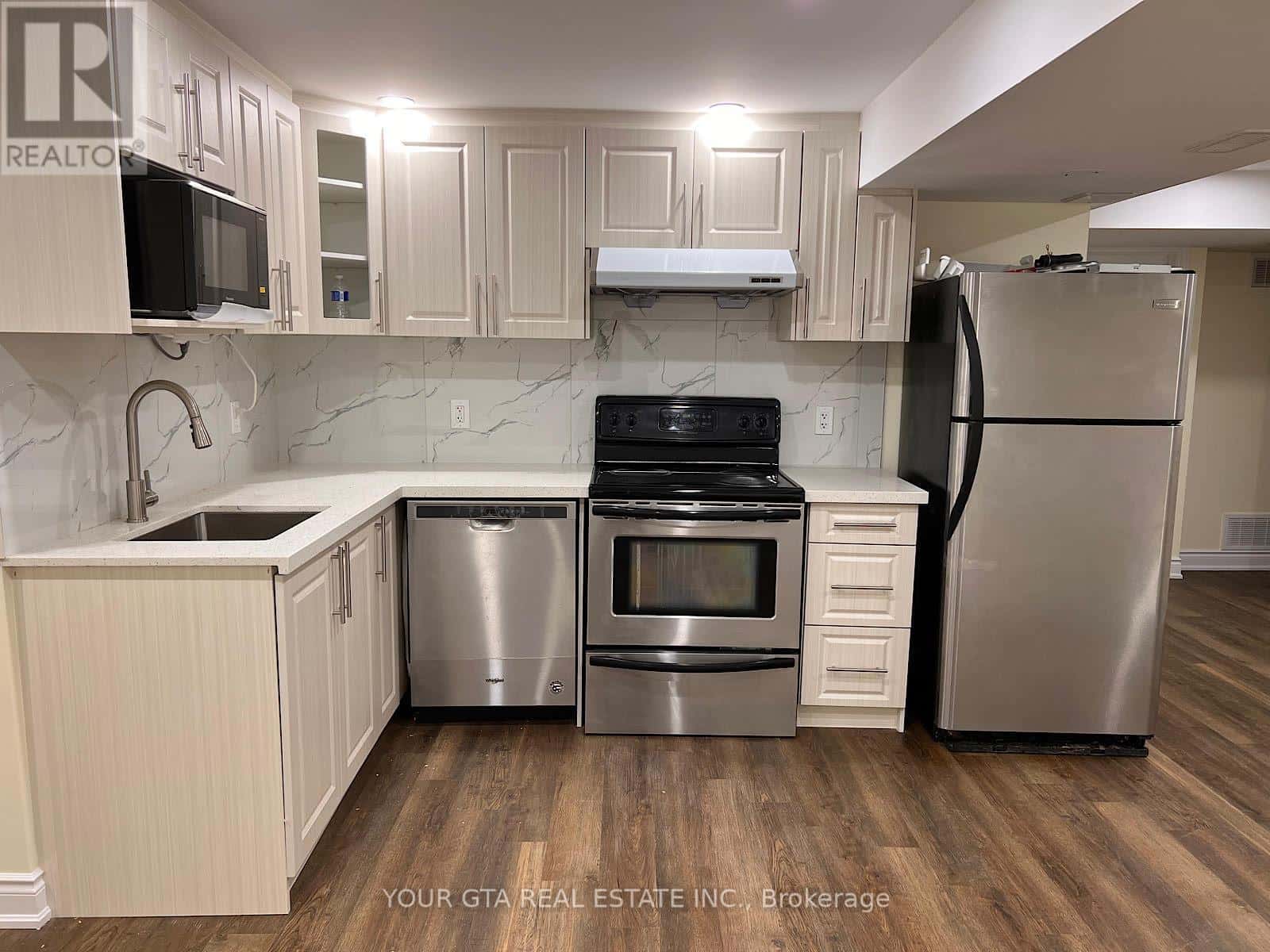 BSMT - 2164 EIGHTH LINE — Oakville (WC Wedgewood Creek), Ontario - Photo 3 of 12